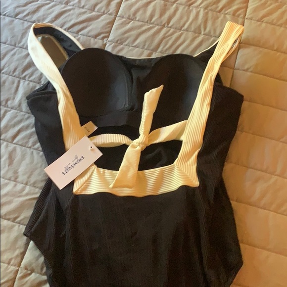 Ribbed black and white tie-back swimsuit - Picture 2 of 3